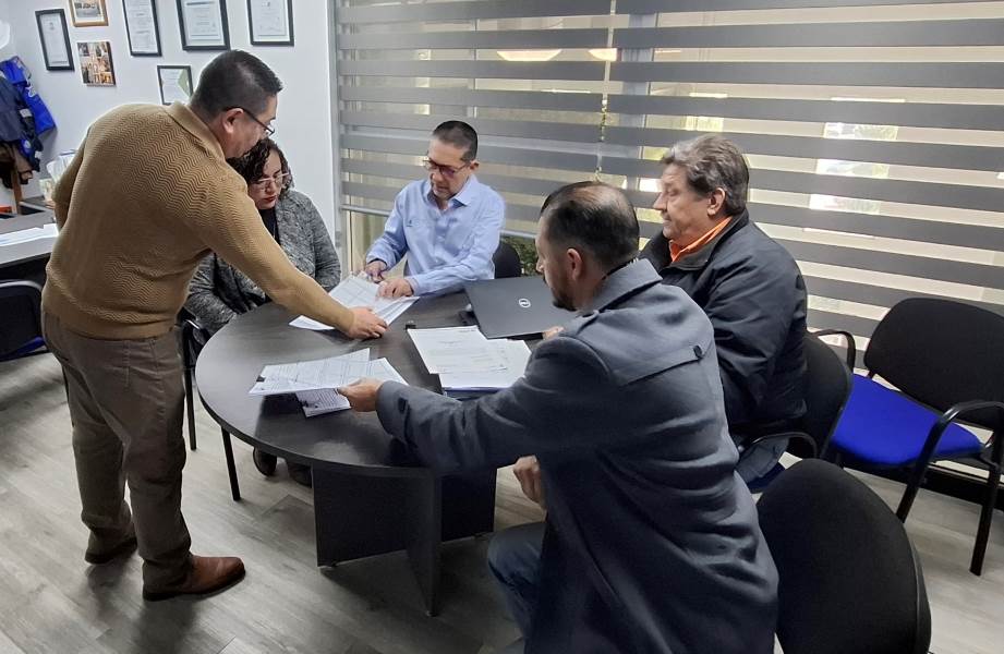 firma convenio paneles solares