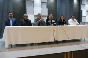 conferencia a favor de puente