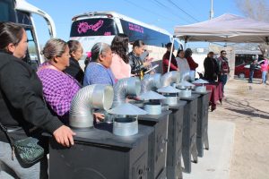 entrega de calentones de leña