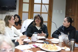 preparan premio mujer ilustre