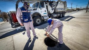 desazolvan alcantarillas en suroriente