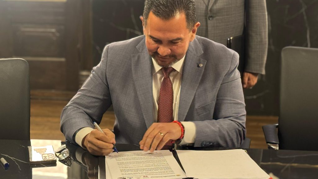 cruz firma infonavit