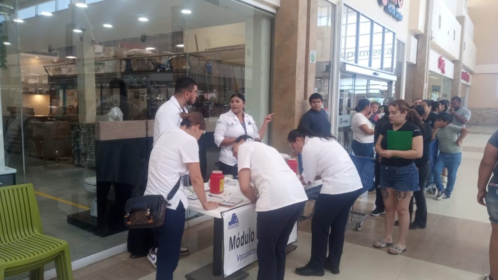 vacunacion centros comerciales