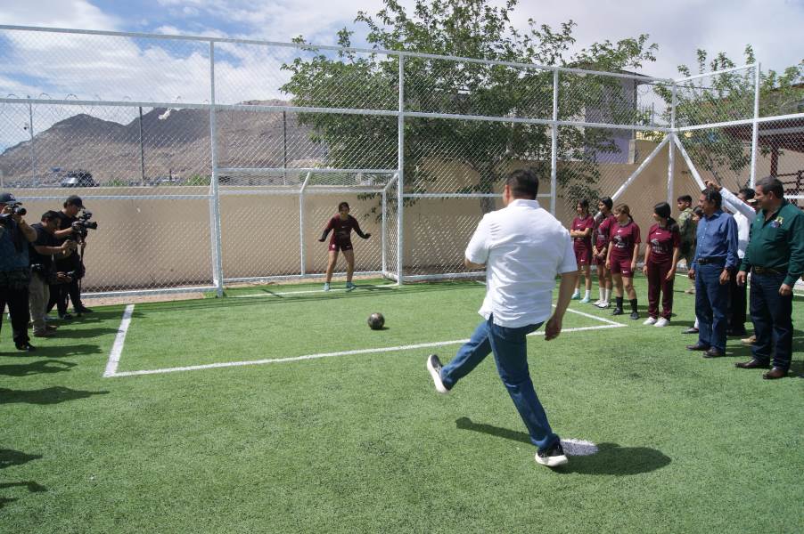 cruz-inaugura cancha sec