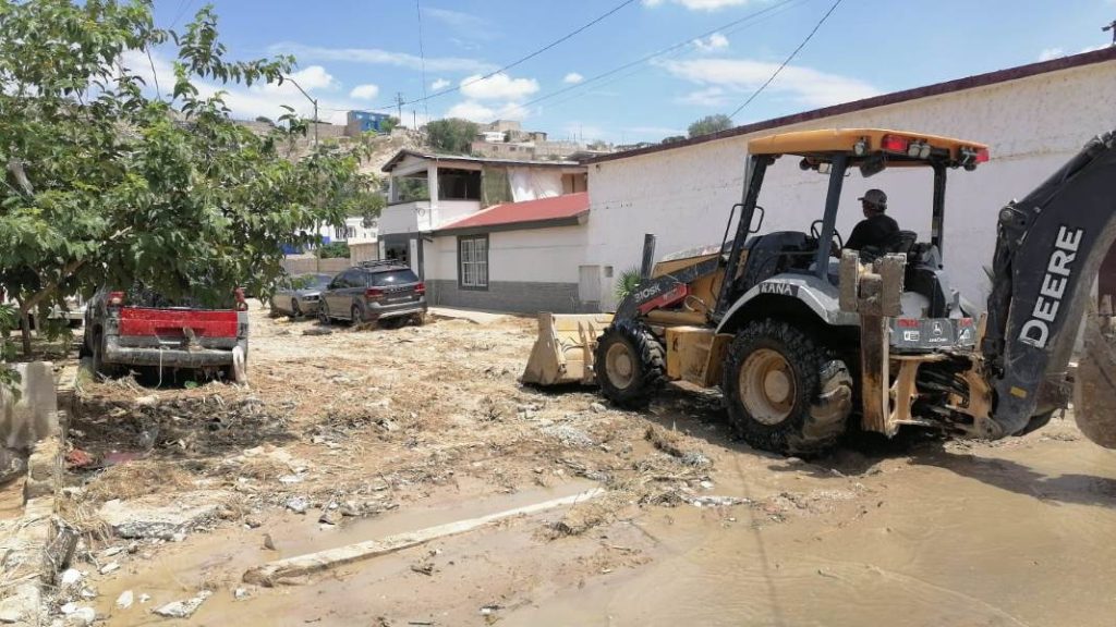 loimpieza escombro en la fronteriza