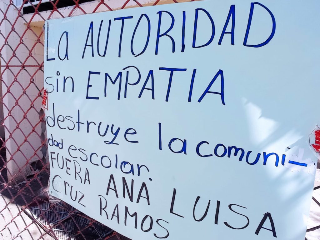 manifestacion escuela hidalgo 1
