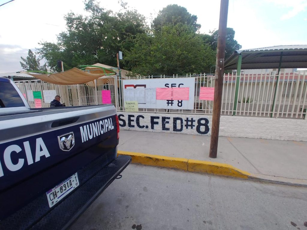 policias escuelas