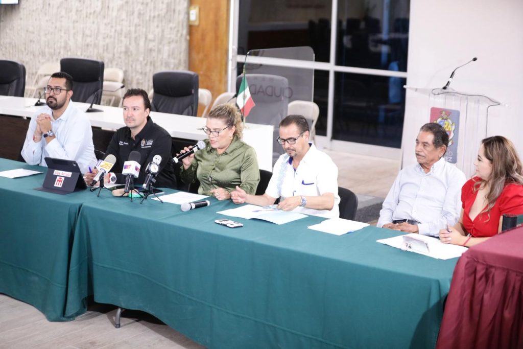 regidores en apoyo a damnificados