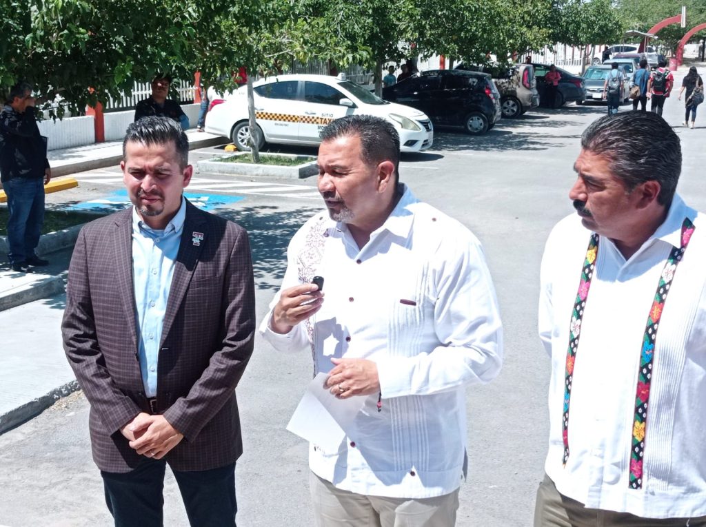 cruz estacionamiento tec