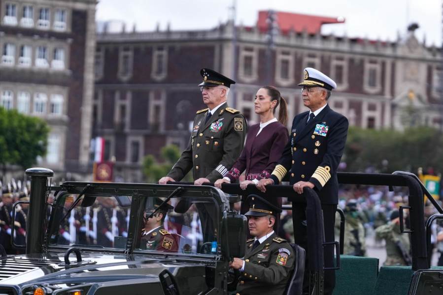 Claudia Pdta-desfile 16 sept