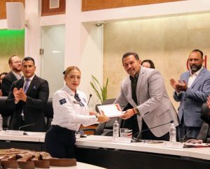 Maria Castillo-reconocimiento al merito