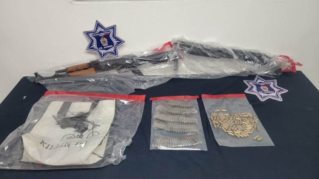 armas y cartuchos asegurados