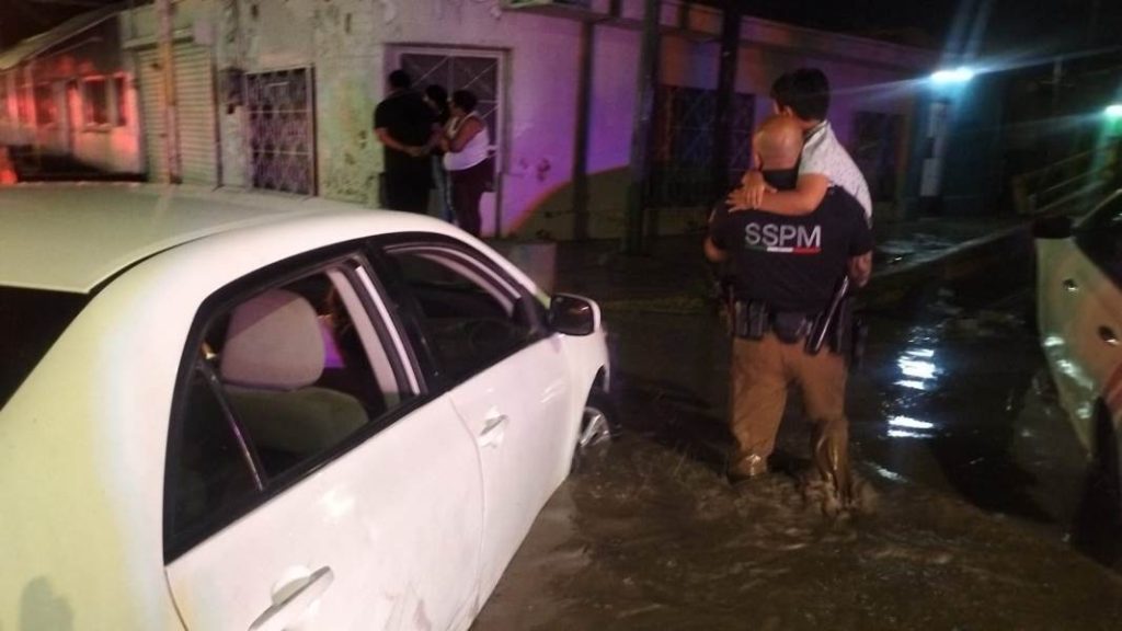 auxilio policial inundacion