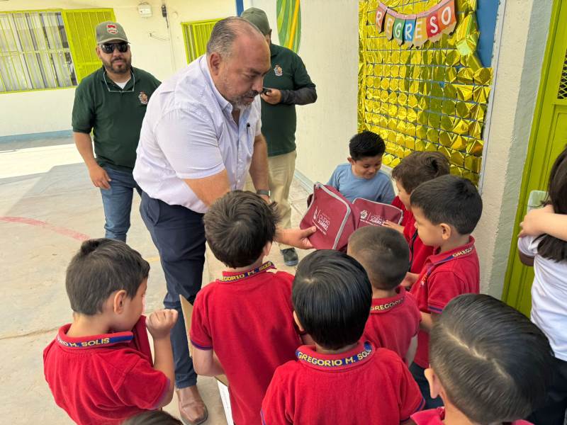 entrega mochilas y loncheras