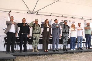 izamiento banera mes patrio