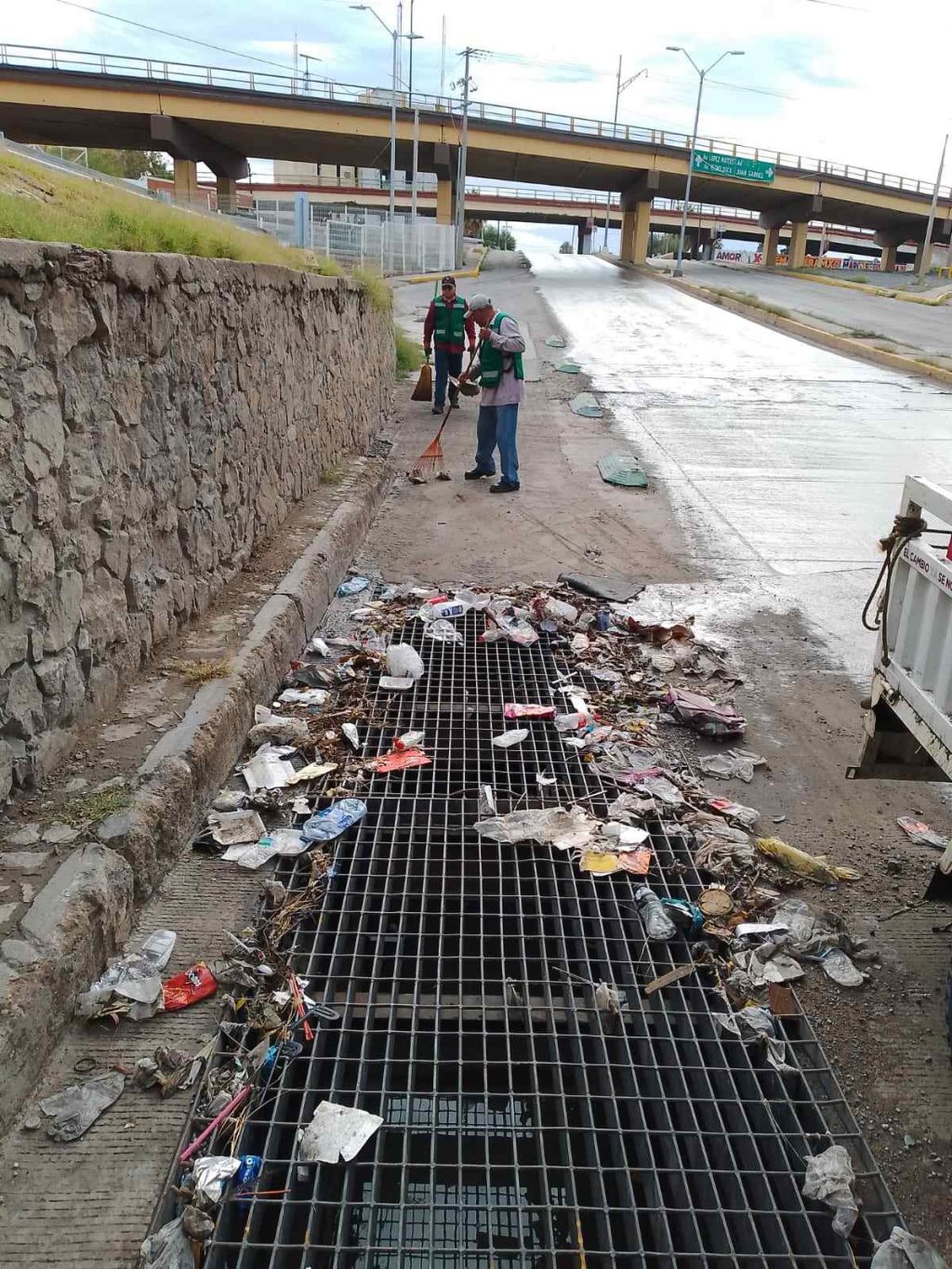 rejillas con basura1