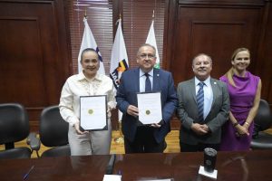 UACH.firma convenio colombia