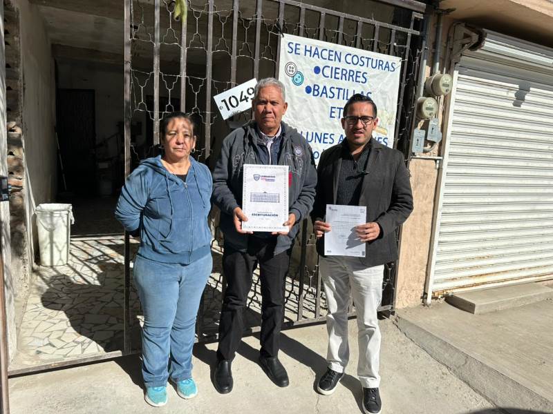 entregan escrituras de vivienda