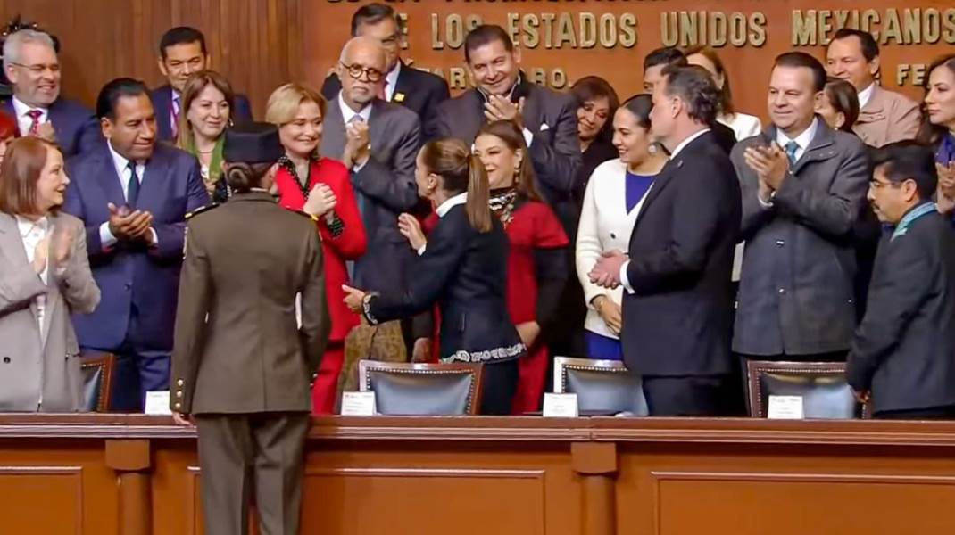 Asiste gobernadora Maru Campos a ceremonia por aniversario de la ...