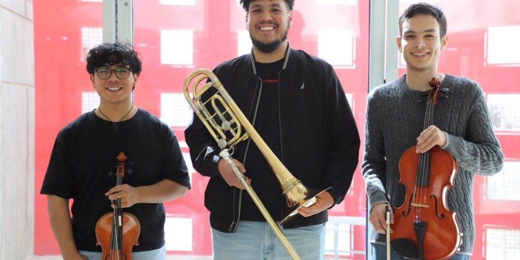 UACJ-musicos en gira