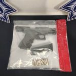 Detienen a joven por portación de arma de fuego y delitos contra la salud