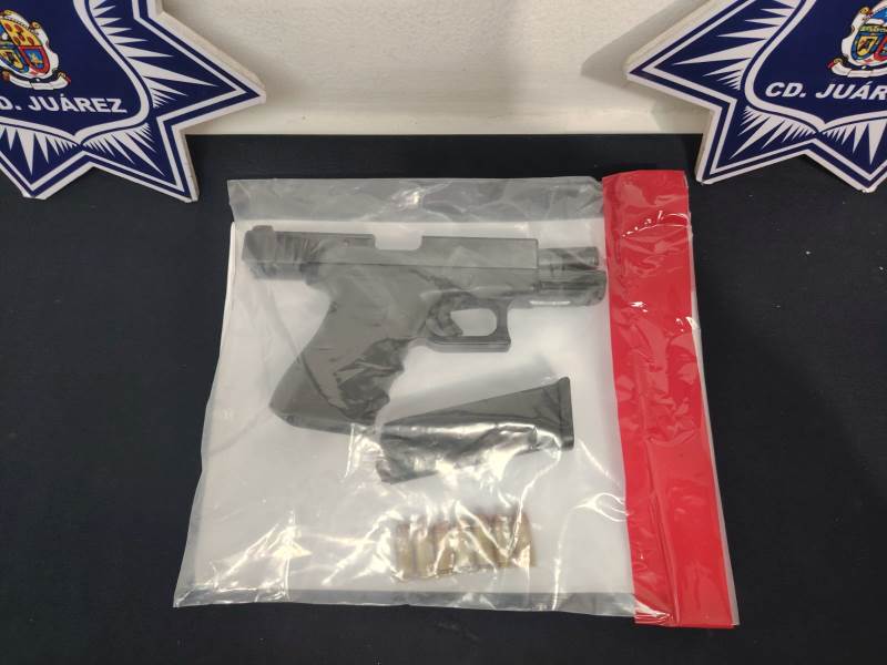 arma aseguradas con detnido