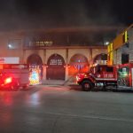 Atienden incendio en establecimiento comercial de la zona PRONAF