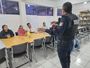 policía platicas
