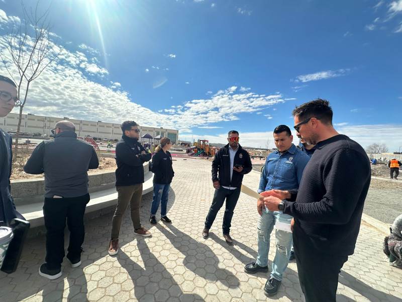 regidores revisan avances parque suroriente
