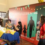 Conferencia en la UACJ abordó identidad y estereotipos en la escritura