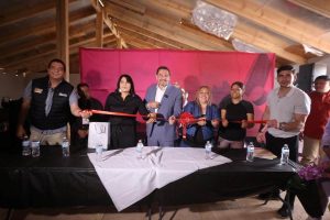 cruz-inaugura comedor en kms