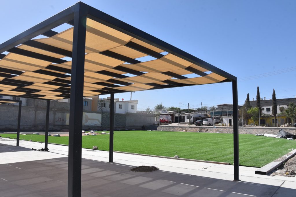 instalan pasto en las arcadas