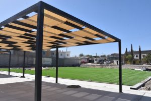 instalan pasto en las arcadas