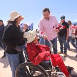 Cruz Pérez Cuéllar entrega 20 mil rosas a madres juarenses