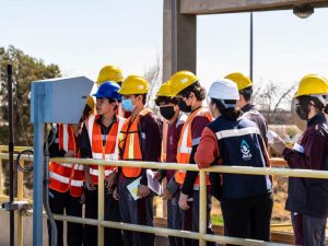 estudiantes conocen planta tratadora