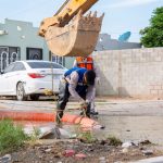 Realiza JMAS limpieza de pozo de visita en el fraccionamiento Cerradas de San Pedro.