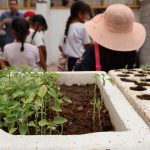 Estudiantes visitan vivero de El Chamizal