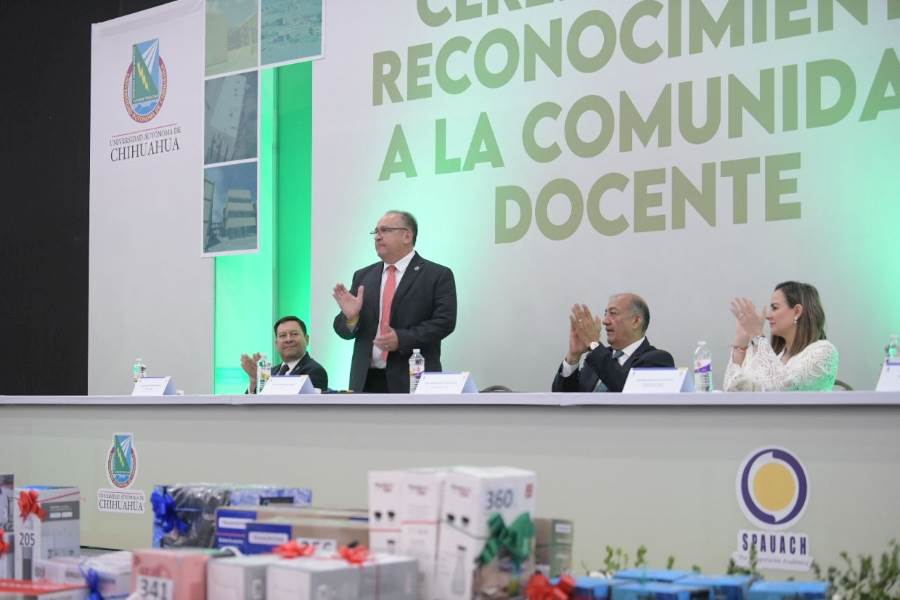 reconoce uach maestros