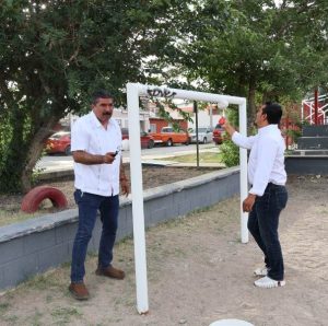funcionarios chambeando