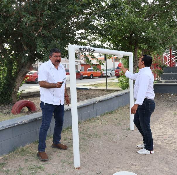 funcionarios chambeando
