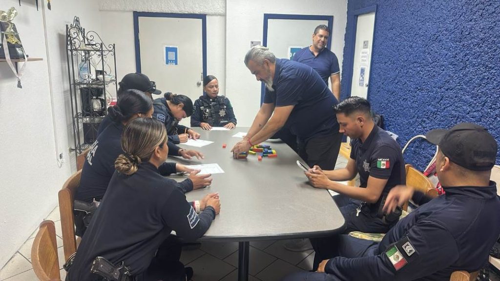 platicas y capacitacion a polis