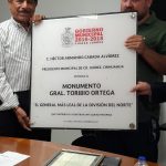 Reconocen a ciudadano por rescatar placa de monumento histórico en Ciudad Juárez