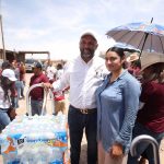 Gobierno Municipal entrega agua purificada a familias de Valle Dorado II