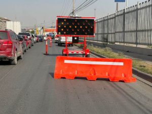 cierran carril por obras jmas