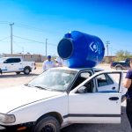 JMAS entrega otros 200 tinacos en Los Kilómetros