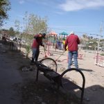 Parques y Jardines realiza mantenimiento en plaza de la colonia Anapra