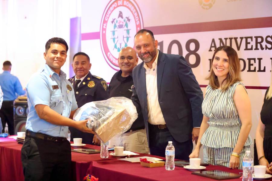 ortiz-festejo bomberos1
