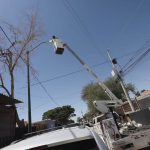 Rehabilitan alumbrado público en Parajes del Sur con 50 luminarias LED