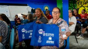 agradecen vecinos a jmas coelctor nadadores