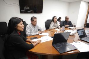 presentan creditos fira
